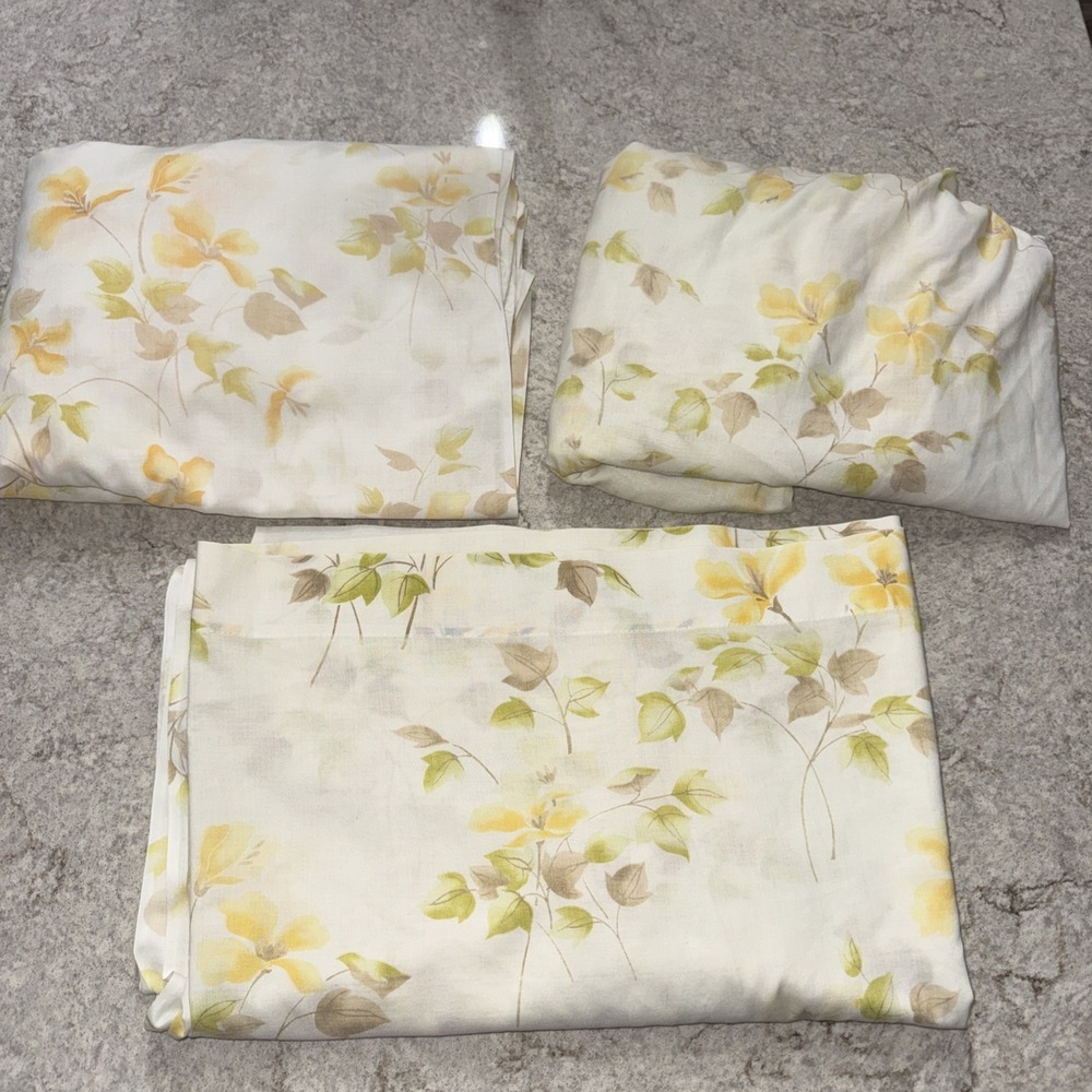 VTG Perma-prest Two Twin Fitted One Flat Sheet Yellow Floral Retro Cottage Read